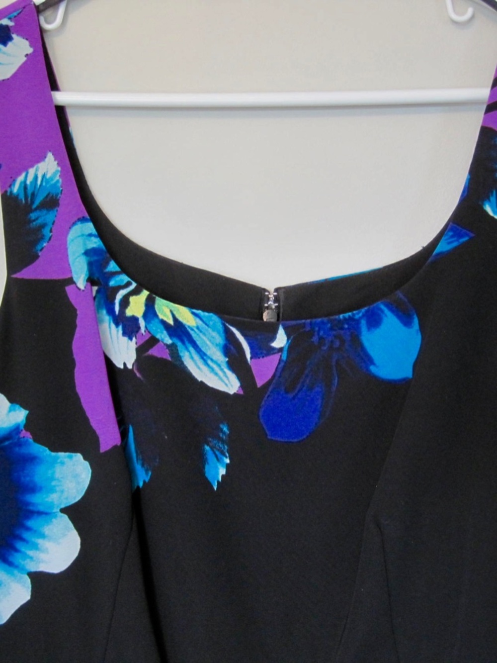 Le Chateau Dress Size M - Picture 2 of 7